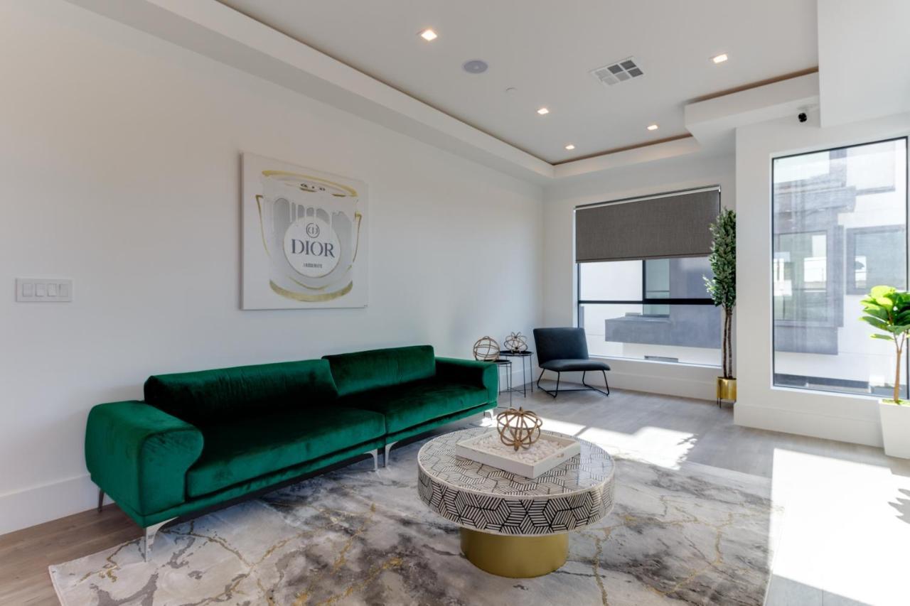Modern 5 Bedroom Masterpiece With Rooftop Deck Villa Los Angeles