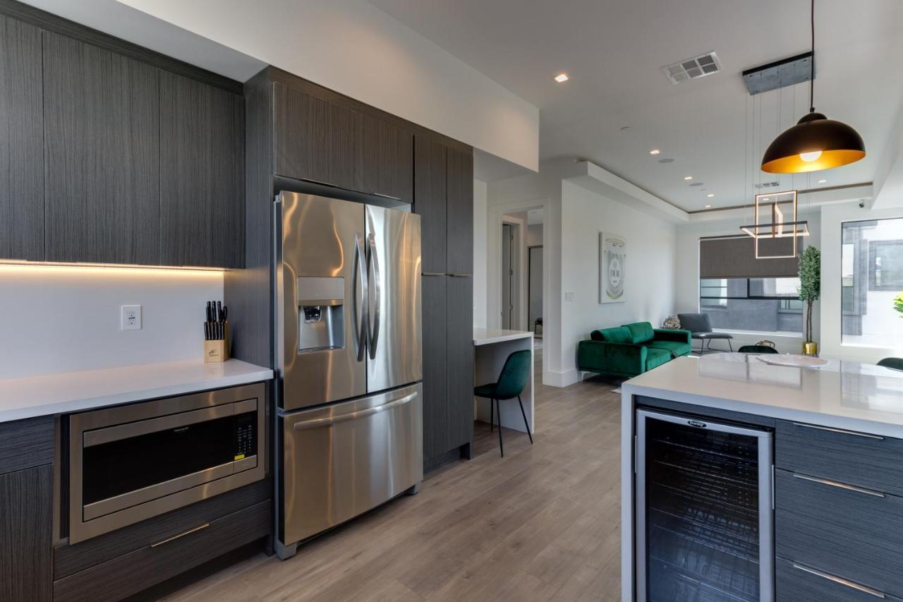 Modern 5 Bedroom Masterpiece With Rooftop Deck Villa *