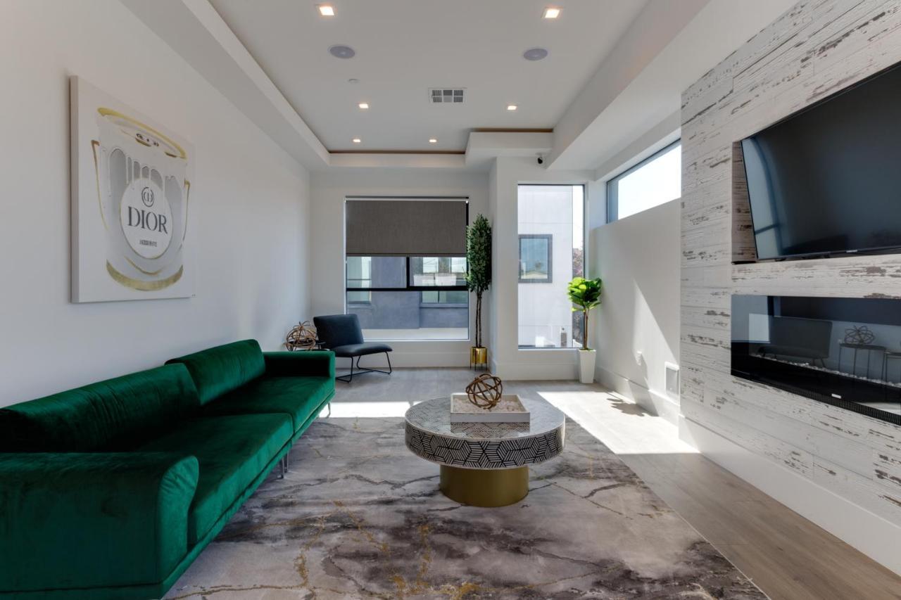 Modern 5 Bedroom Masterpiece With Rooftop Deck Villa Los Ángeles