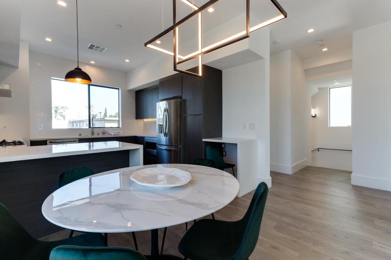 Villa Modern 5 Bedroom Masterpiece With Rooftop Deck *