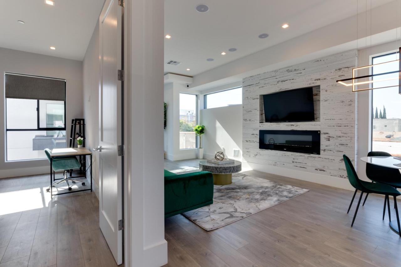 Modern 5 Bedroom Masterpiece With Rooftop Deck Villa *